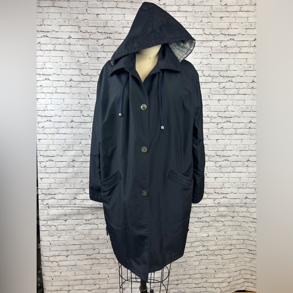 Elegant Women's Navy Trench Coat made in Italy size M